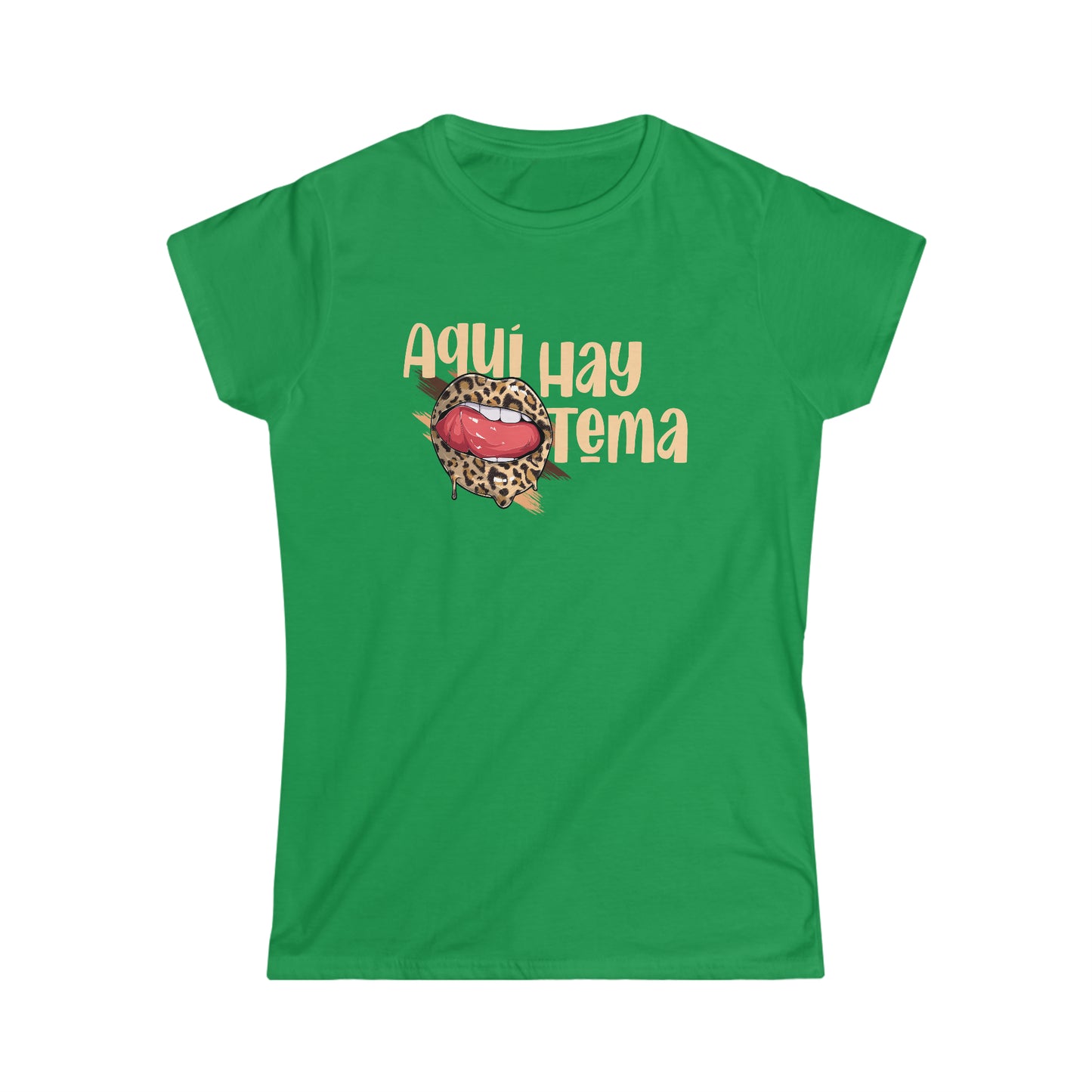 Aquí hay Tema - Camiseta de Mujer - Women's Softstyle Tee
